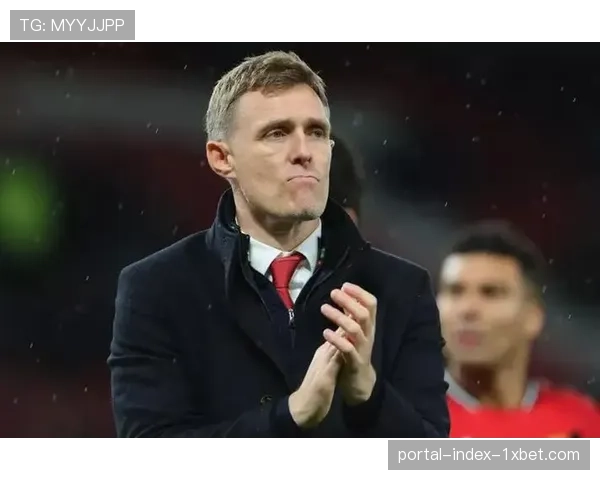 曼联技术总监弗莱彻公开批评VAR判罚不一致 俱乐部高层表达强烈不满